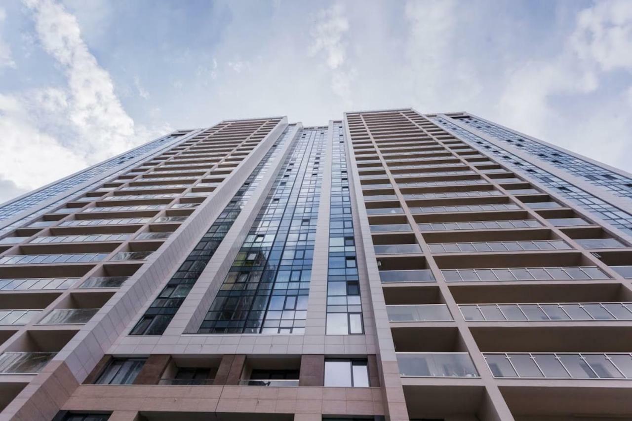 Красивая Квартира В Парке Kiev Exterior foto